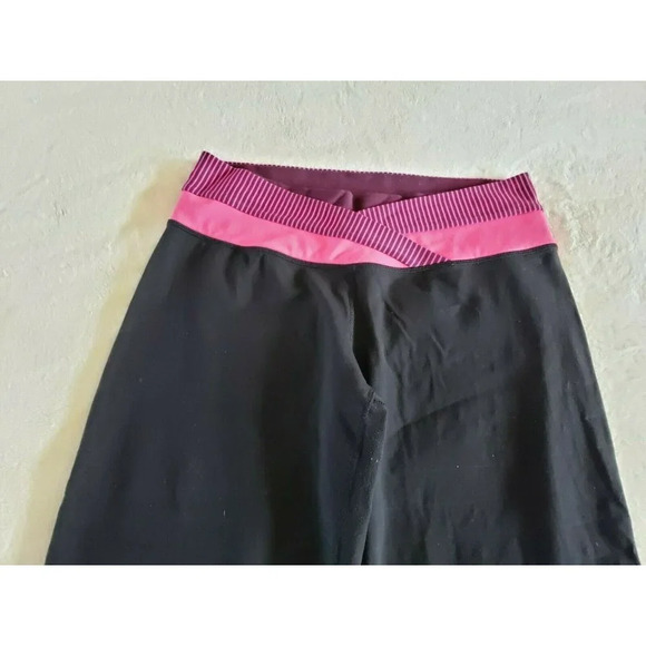Lululemon Womens Cropped Leggings Wide Legs Black with Pink Waistband - Picture 5 of 6